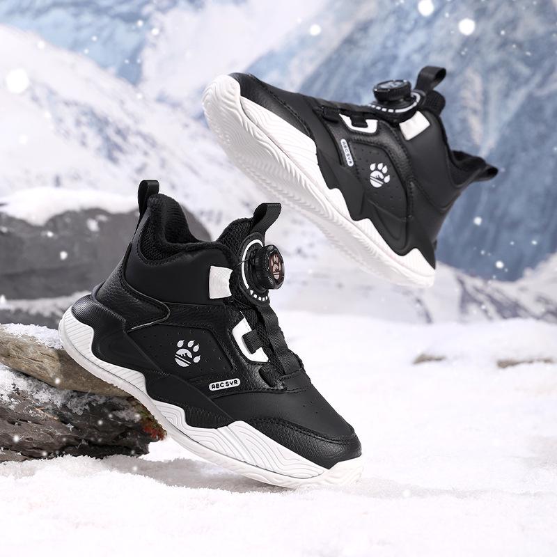 

Children s 2025 Winter Running Shoes - Warm, Wear-Resistant Cotton, Plus Velvet, Thickened for Boys, Ideal for Sports and Basketball. 33 чорний білий колір