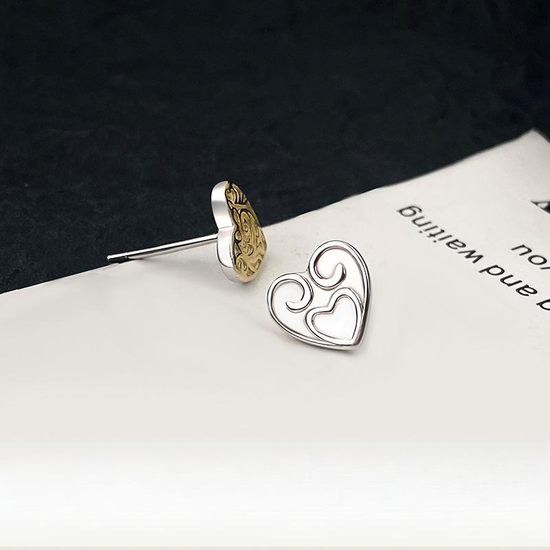 Korean Style Contrasting Heart-shaped Earrings Korean Style Simple and Fashionable Totem Tang Grass Pattern Earrings