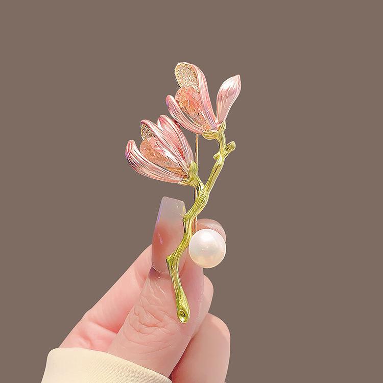 Sunward Growth Sunflower Brooch: Elegant Women's Corsage Pin for College Entrance Suits