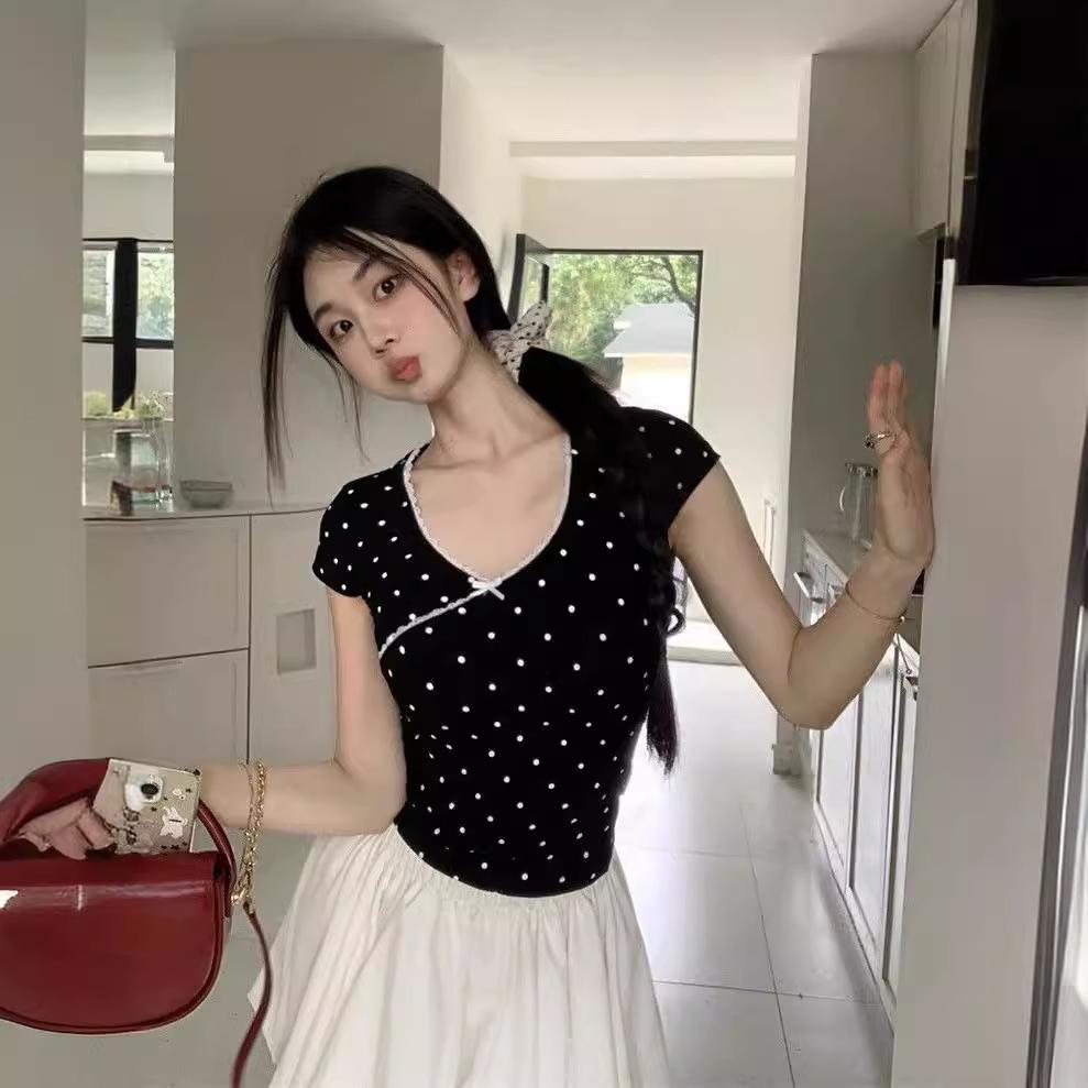 Sweet and Spicy French Design Polka Dot V-neck Short-sleeved T-shirt Women's Bow Summer Dress New Slim-fit Short Spice Girl Top