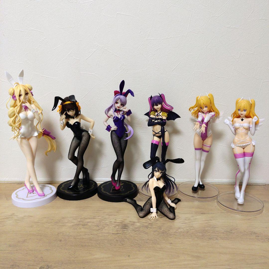

[USED] Beautiful girl figures - 7 bunnies