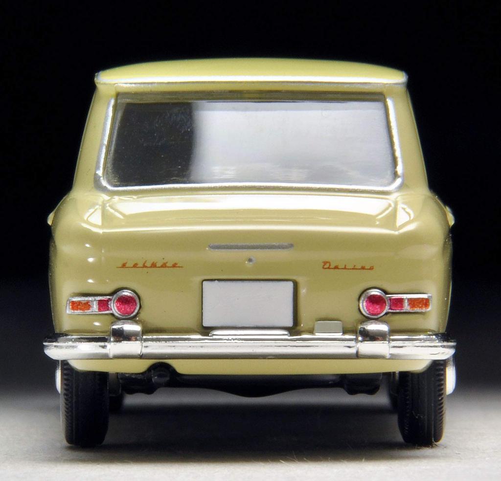 Tomica Limited Vintage Scale Datsun Bluebird 1200 Fancy Deluxe Yellow Finished Model 1/64 LV-65c