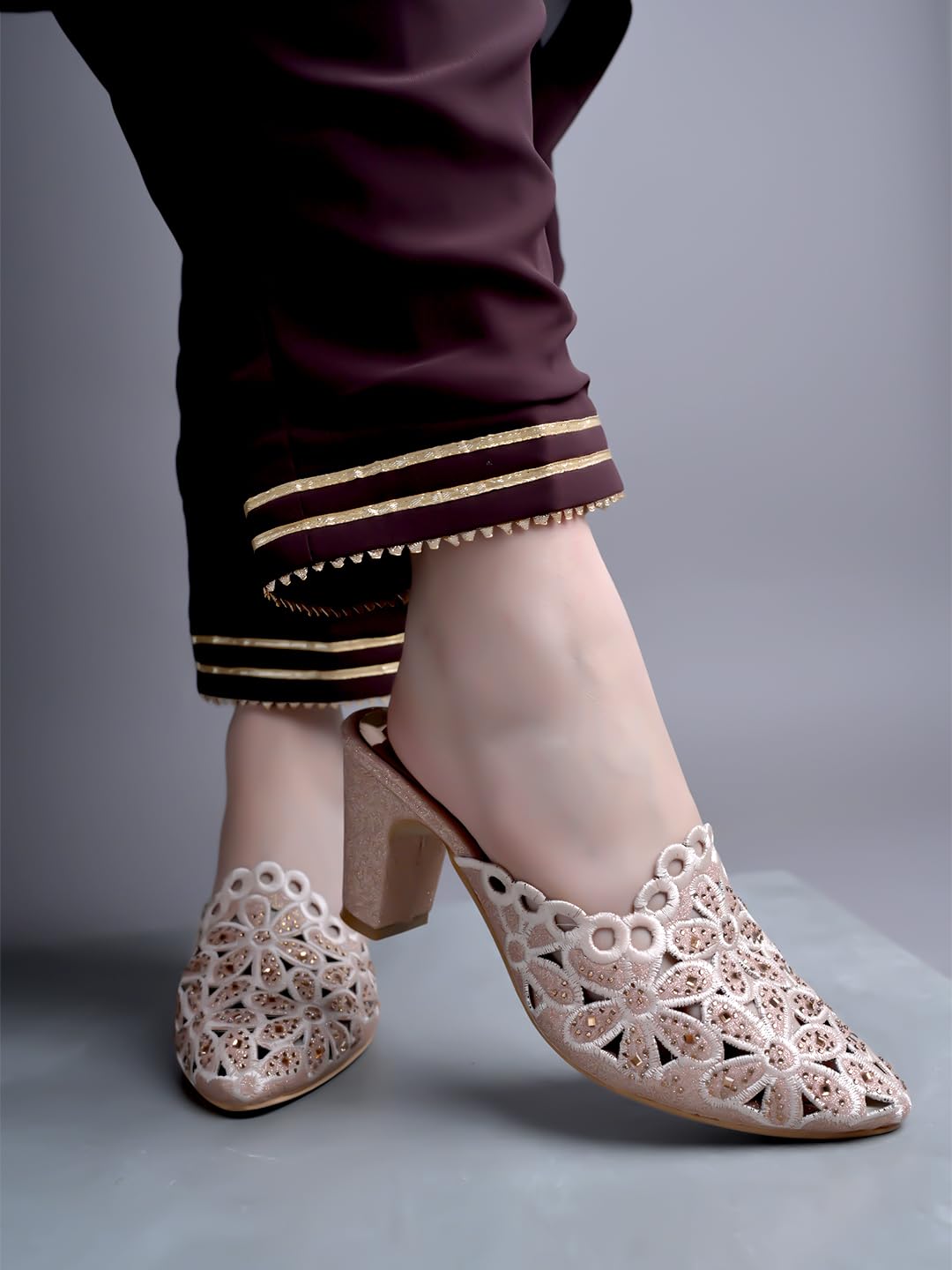Shoetopia Women S Pink Embroidered Block Heel Mules Ethnic Slip-On Sandals With Glitter Finish And Cutwork Detailing Eu 5 UK 2360₽