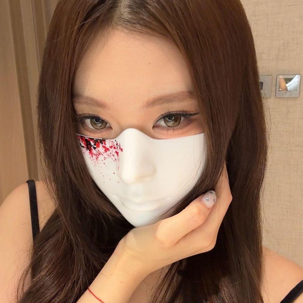 Sexy Half-Face Lace Feather Mask for Halloween Makeup Masquerade Party