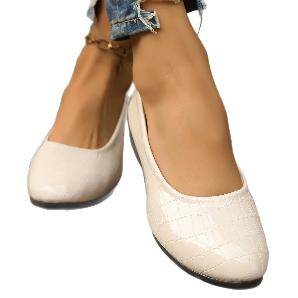 Large size casual flat-bottomed Doudou shoes 2025 spring new pointed soft sole outer wear shallow single shoes women