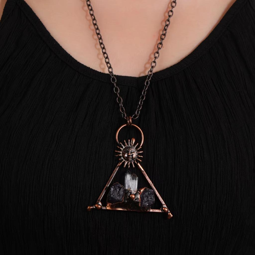 Hot Selling Antique Copper Amethyst Clear Quartz Point Retro Red Copper Natural Stone Pendant Necklace for Women