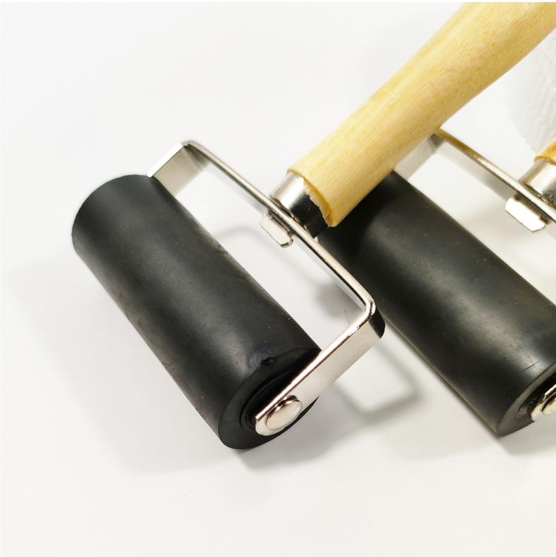 Printmaking Ink Roller: 6cm Rubber Embossing Tool for Woodblock and Art Rubbing.