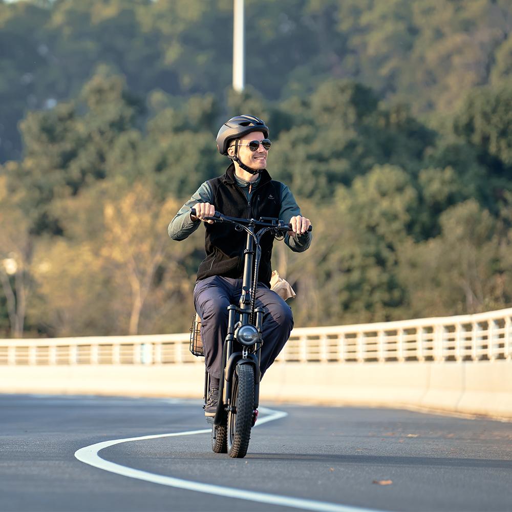 iScooter F7 1000W Electric Scooter With 16-inch Pneumatic Snow Tires, 48V/10.4Ah Battery, 45km/h Top Speed, And 64km Range