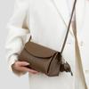 Damska casualowa torba z klapką w stylu francuskim 2026: Stylowa torebka crossbody z zawieszką w kształcie słonia