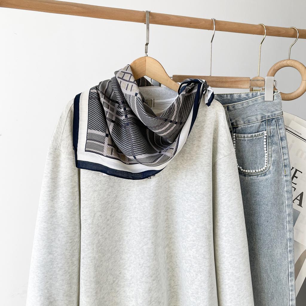 Spring And Summer Satin Long Scarf For Women Sunscreen Shawl Fashionable Beauty Scene Satin Long Scarf Versatile Travel Scarf