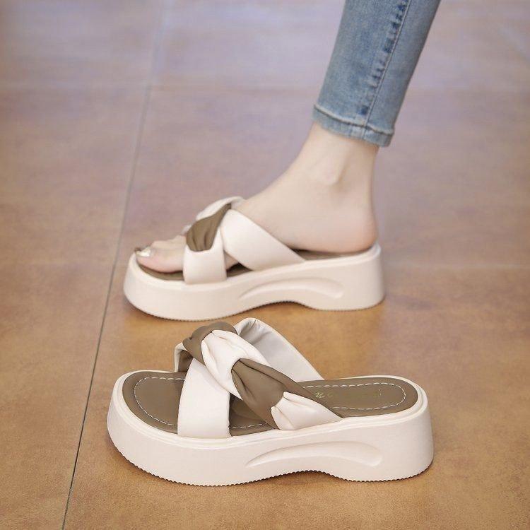 Popular Cool Slippers Women's Summer Outer Wear Design Sense Niche 2025 New Thick-soled Sandals Drag Soft-soled Women's Slippers