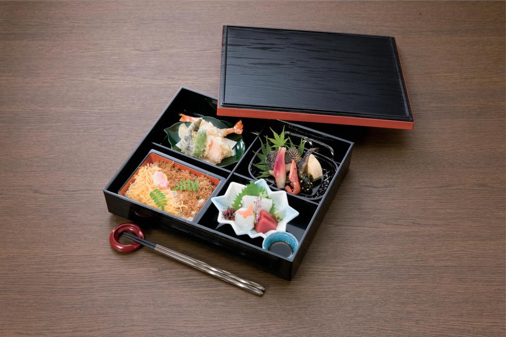 Wakaizumi Long Shokado Black with Conical Vermilion and Black Lacquerware, A-shaku 1-sun Thousand-Lined Dish, Rim, Vermilion, Divider, Top, 1-369-3