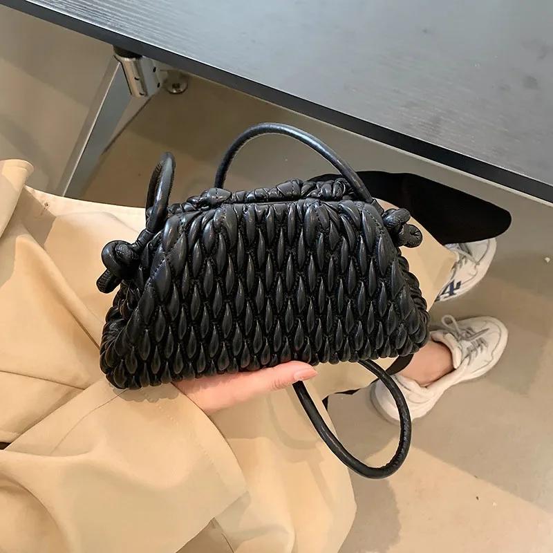 Luxury Brand Shoulder Bag for Women Fashion Embroidered Thread Messenger Bag Cute Purse Crossbody Bag Designer Clutch Hobos