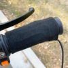 USB-betrieben Beheizbare Motorradgriffe 3 Temperatureinstellungen Aufsteckbarer Lenkerwärmer für den Winter-Pendelverkehr auf Fahrrad Roller