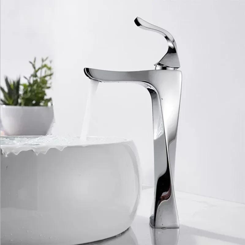 Hot and Cold Water Tap Single Handle Bathroom Faucet Nordic Basin Faucet Golden Chrome Single Hole Water Mixing Tap Deck Mounted
