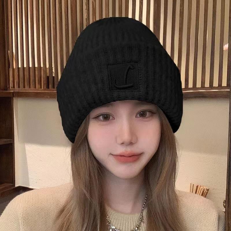 Hat women's winter new big head knitted loose face warm thickened knitted cold hat ear protectors stacked wool hat