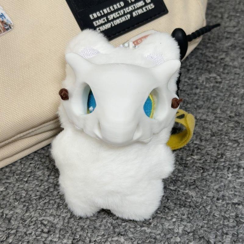 

Super Cute Kitten Wearing Dinosaur Skeleton Mask Plush Keychains Kawaii Plushie Cat Toy Backpack Pendant Soft Stuffed Plush Doll