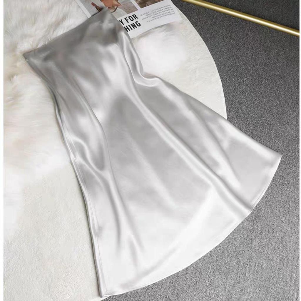 Acetic Acid Fabric Slimming Midi Skirt for Petite Women, A-Line, Mature, Drapey, Lustrous, Elastic Waist
