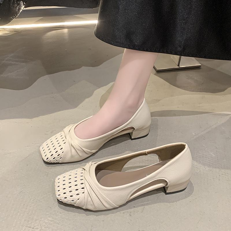 

Баотоу полые туфли Мэри Джейн женские сандалии 2025 новый летний толстый каблук квадратный носок мелкий вырез повседневная обувь тканые одинарные туфли 39