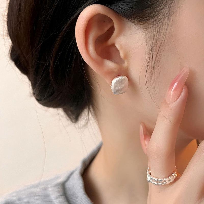 Simple Geometric Square Brushed Ear Buckle Ins Cold Style Earrings New Earrings Autumn and Winter Style