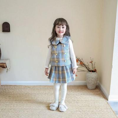 Girls' 2025 Winter Academy Style Set: Velvet-Lined Vest and Pleated Skirt.