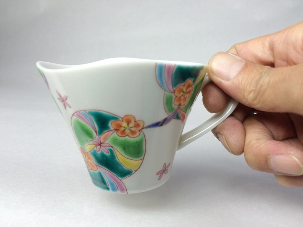 Maruzen Iwata Shoten Kutani Ware Cup & Saucer "Hana no Umi" (Flower Rhythm) was-A511