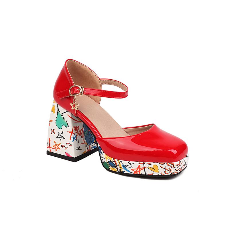 

Большой размер Лакированная кожа пэчворк Граффити Верх из микрофибры Квадратный носок Ультравысокий толстый каблук Вырезанные Новинка Сандалии 39 красный