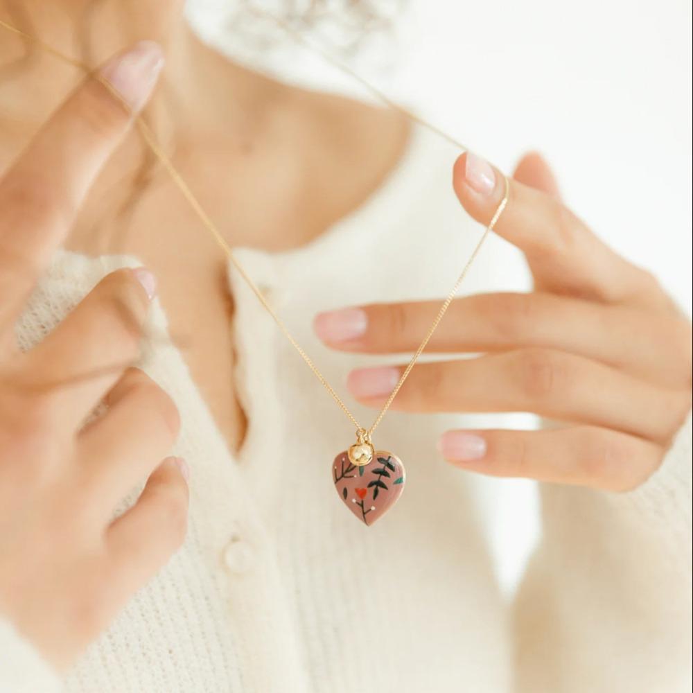 Gold-plated Heart-shaped Necklace Adjustable Pendant Necklaces Photo Album Necklace Jewelry Gifts