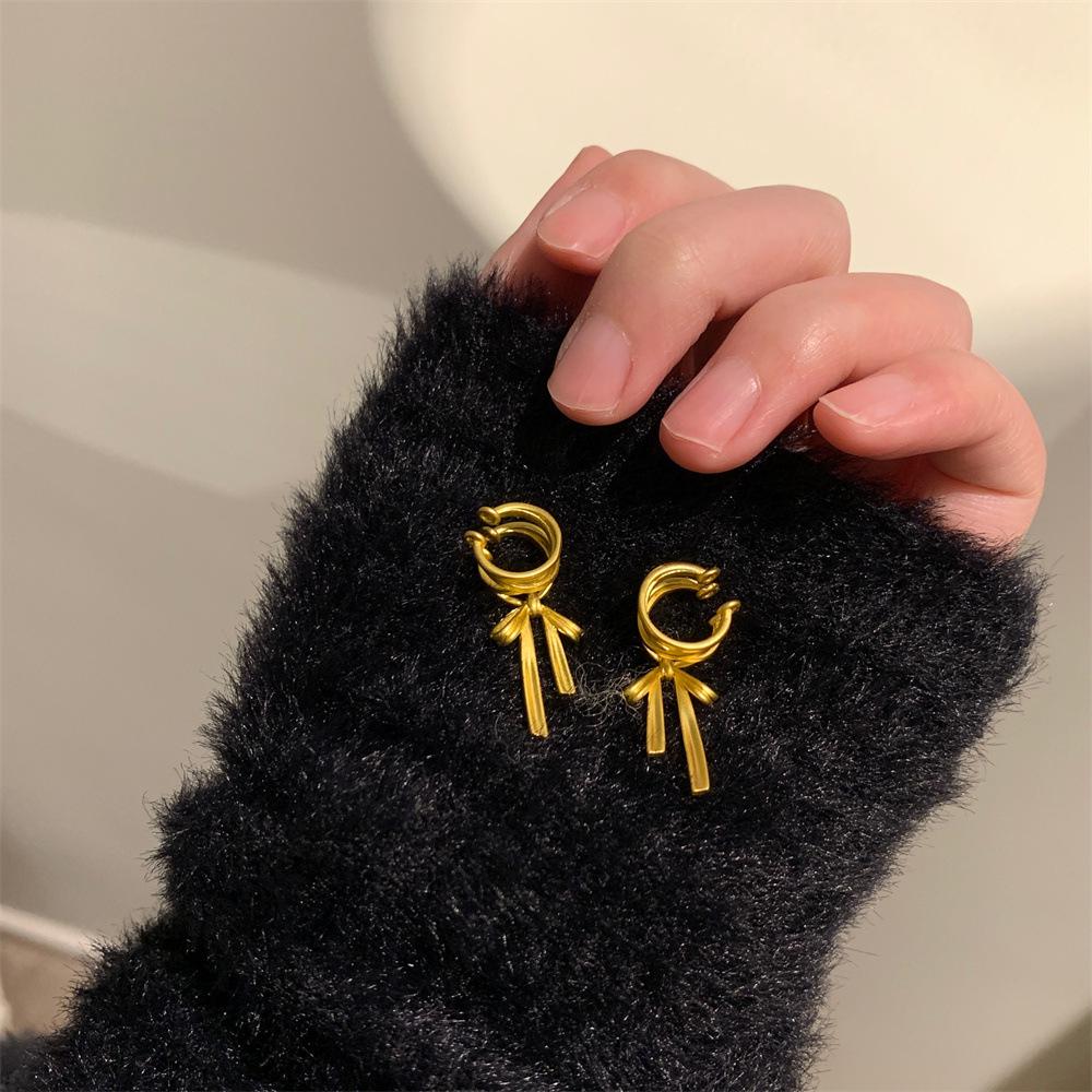 

Серьги-клипсы Ballet Ribbon Matte Bow без прокола - Niche Design, одна пара