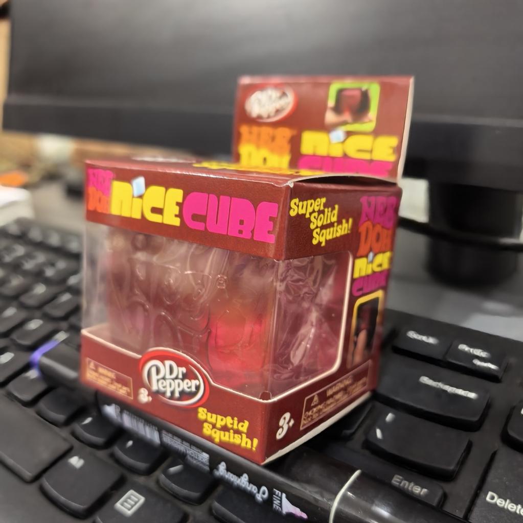 1 Stück Schöner Würfel Sensorischer Stressabbauer Fidget Spielzeug für Angst Fokus Schreibtisch Sensorischer Würfel für Erwachsene Knetspielzeug Geschenk