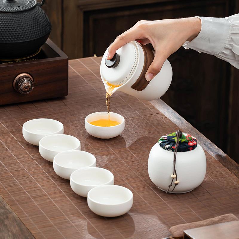The New Coarse Pottery Lingxue Tea Set Is a Simple Tea Cup Company Event Annual Meeting Gift