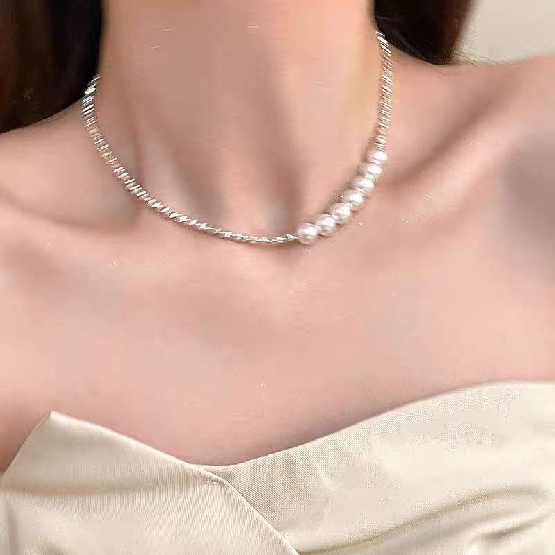 Broken Silver Pearl Necklace Design Advanced Sense Simple Temperament Collarbone Chain Female Butterfly Love Light Luxury Exquisite Neck Chain
