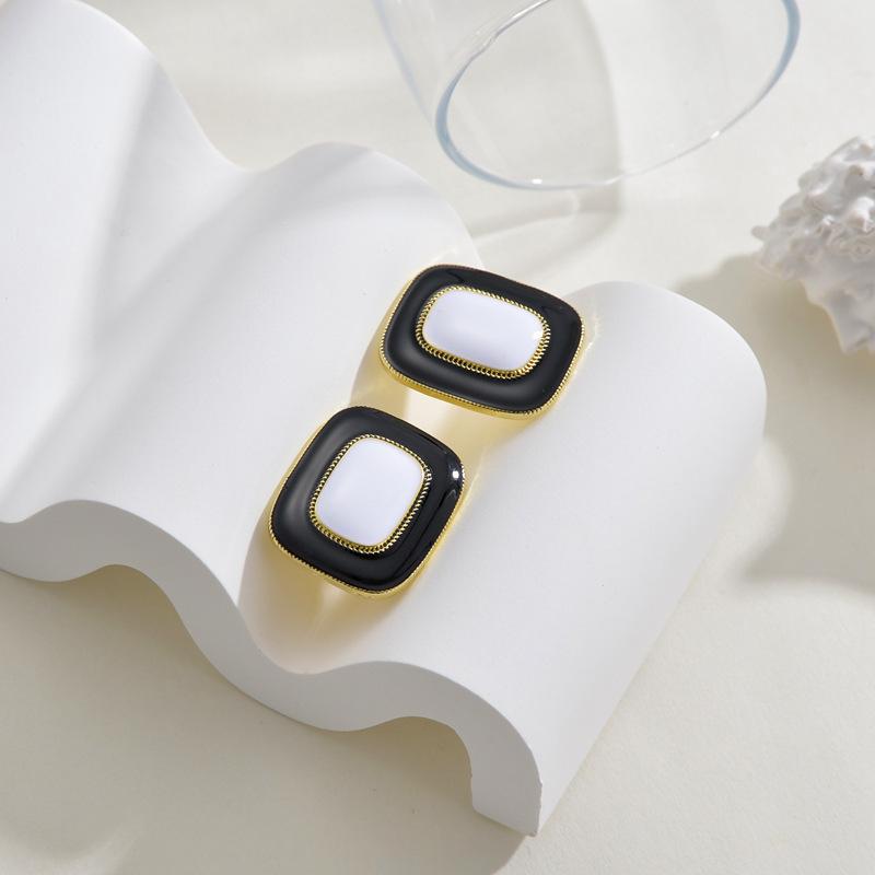 Early Spring Stud Earrings Simple Silver Needle Square Versatile Temperament Geometric Earrings Earrings Women