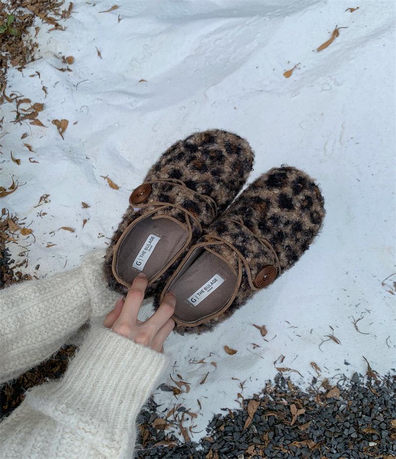 

French lamb wool shoes women s outer wear 2025 winter new flat heel versatile one-pedal bean shoes velvet cotton shoes 39 цветной печати леопарда
