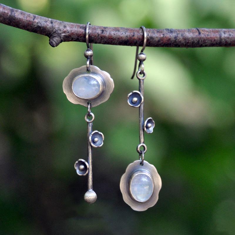 Bohemia Ethnic Charm Asymmetrical Moonstone Hook Earrings Vintage Antique Silver Color Dangle Wedding Earrings For Women