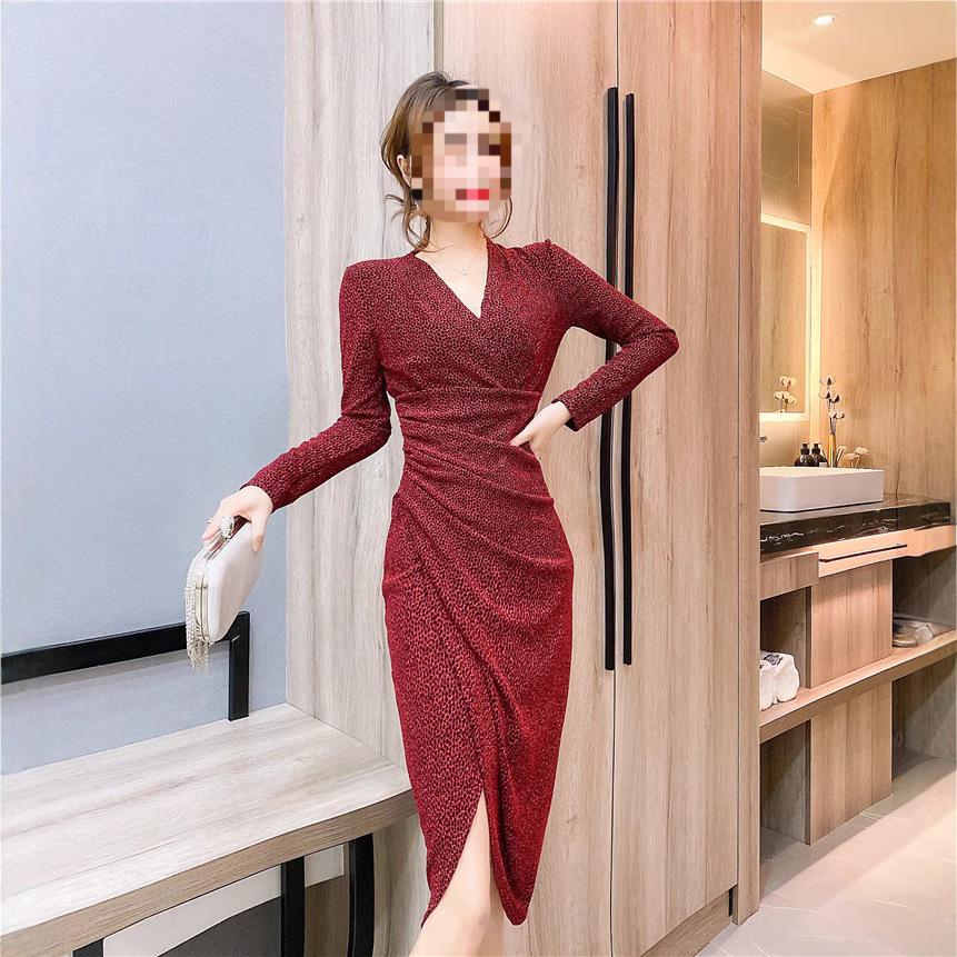 Elegantes frühlingshaft schickes Bodycon-Kleid mit überkreuztem Kragen & einzigartigem Schlitz