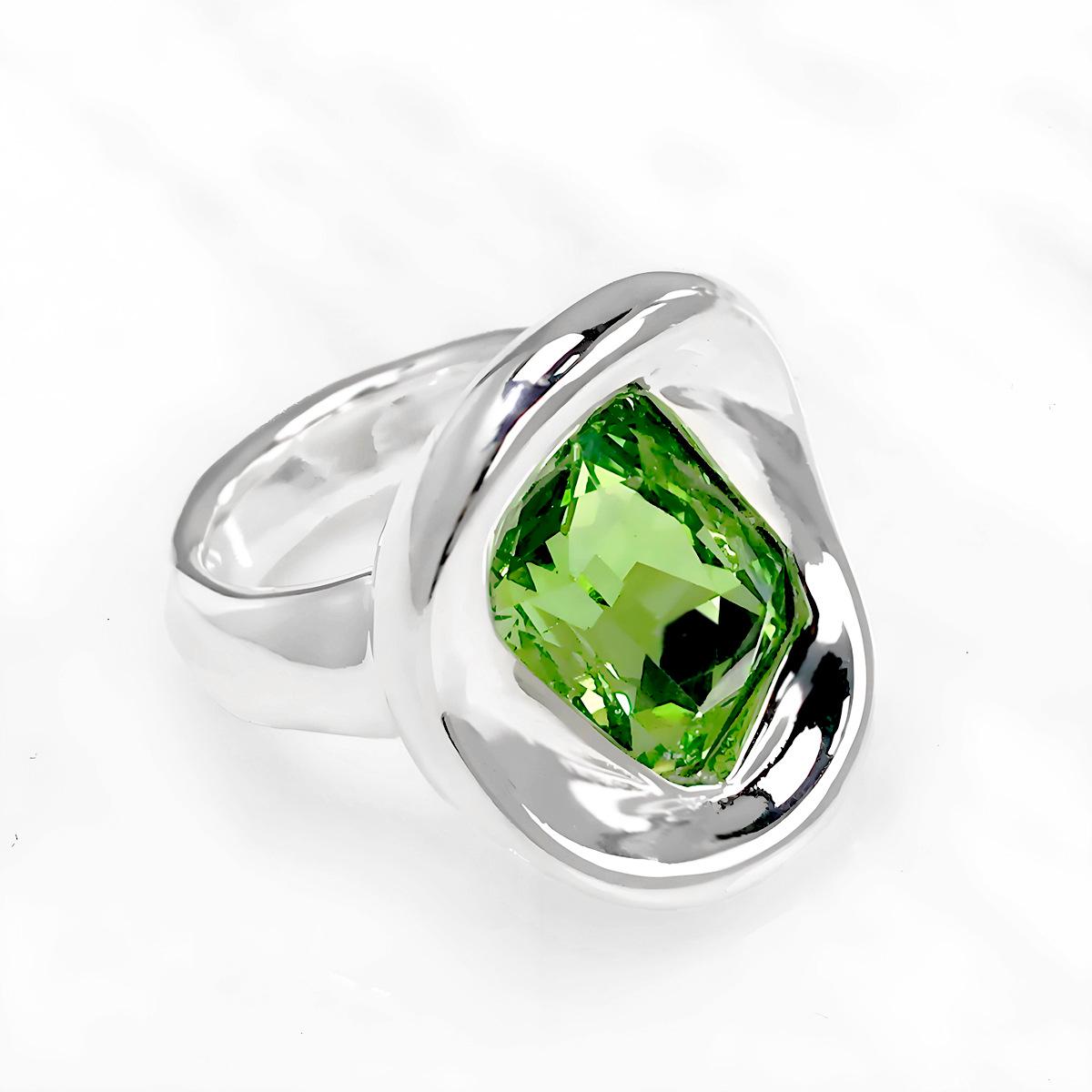 2025 UNOde50 New Retro Crystal Ring - Women s Exquisite European and American Style Gift