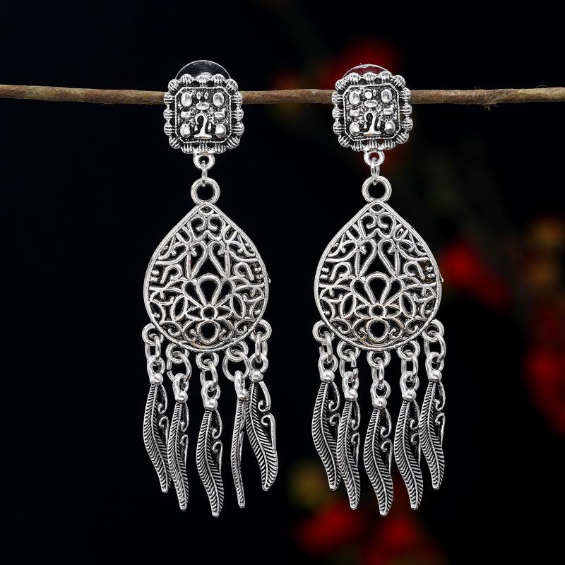 Retro Personalized Tibetan Silver Fringed Stud Earrings Long Temperament Versatile Earrings Exaggerated Metal Vacation Earrings Women