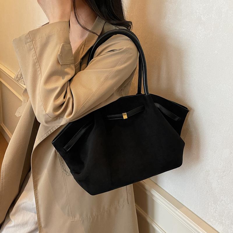 Premium Bag Women's 2025 New Popular Fashion Super Fire Shoulder Bag Large Capacity Tote Bag Commuter Bag