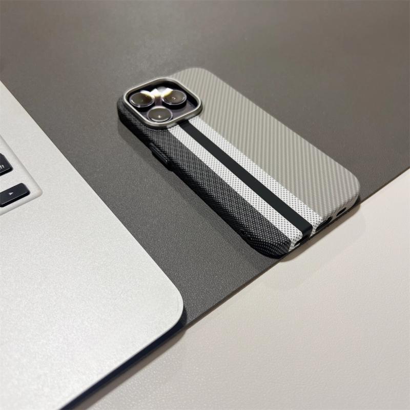 

For MagSafe Carbon Fiber Relief Case for iPhone 17 Pro Max 15 16 Pro Phone Cover Camera Metal Frame Protective Shell Hard Coque For iPhone 16 Pro Max
