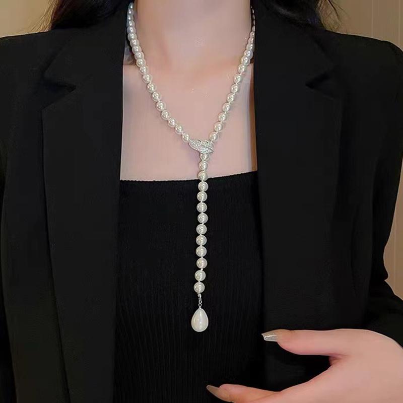 Luxury Long Pearl Tassel Necklace for Women Zircon Leaf Water Drop Shape Pearl Pendent Sweater Chains Elegent Daiy Wear Jewelry