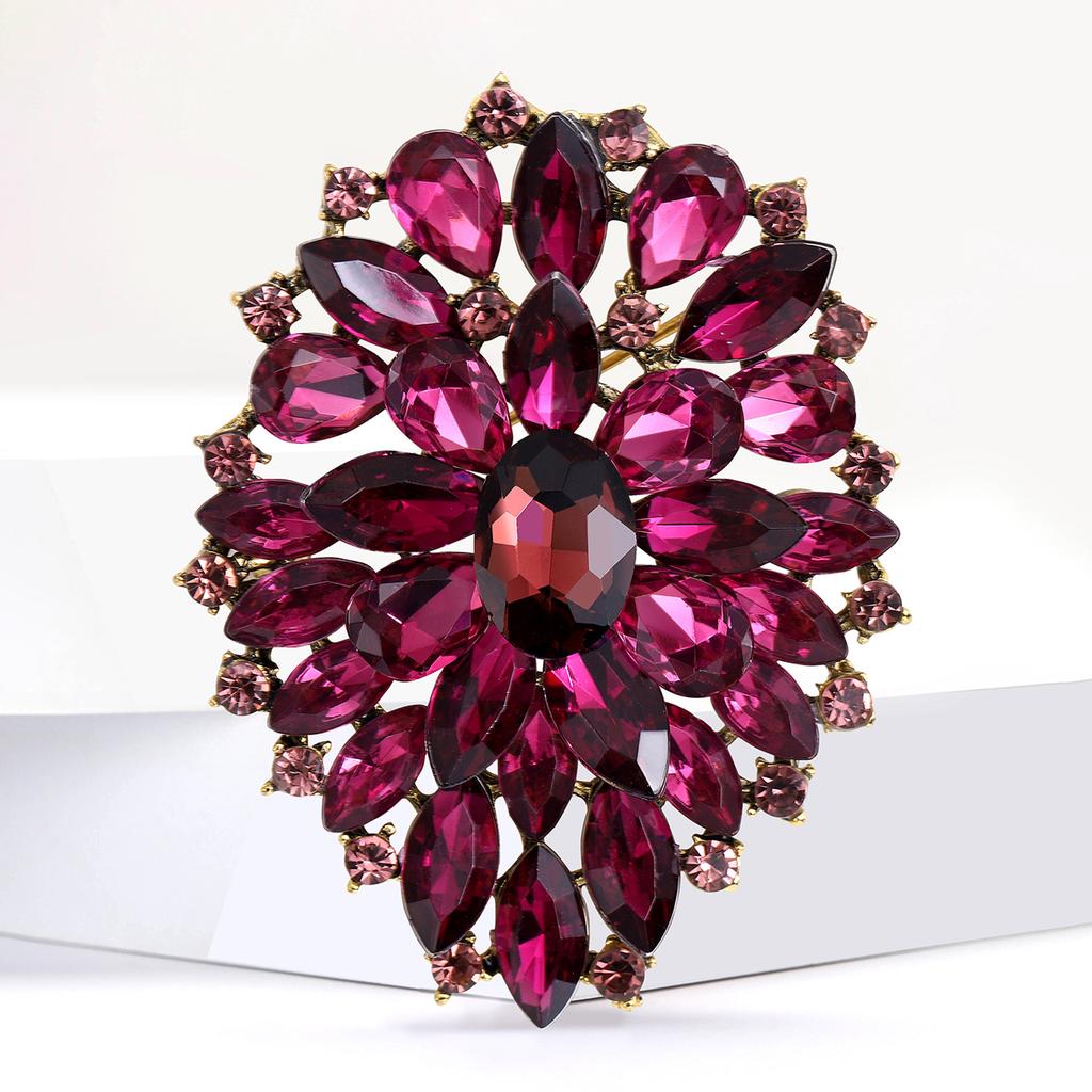 Elegante Kristallglas Broschen für Damen Unisex Strass Pins Hochzeitsaccessoire Event Party Neujahrsgeschenke Schmuck Dekoration