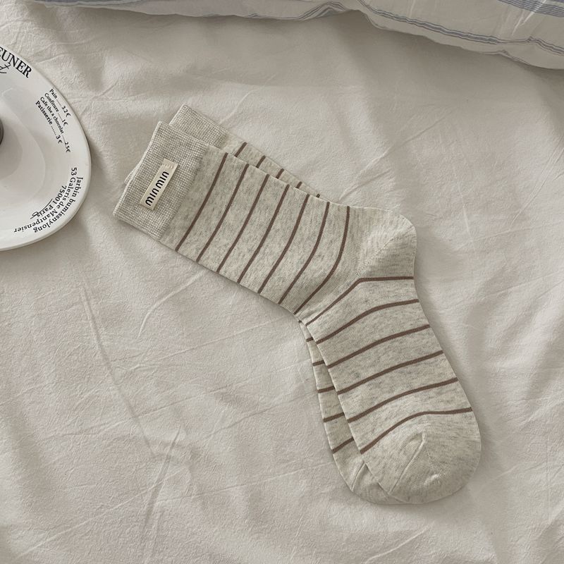 Trendige Socken Min Stoff Standardsocken Mid-Tube-Socken Nadelstreifen Kontrast Splicing Stacksocken Vintage Gestreifte Socken