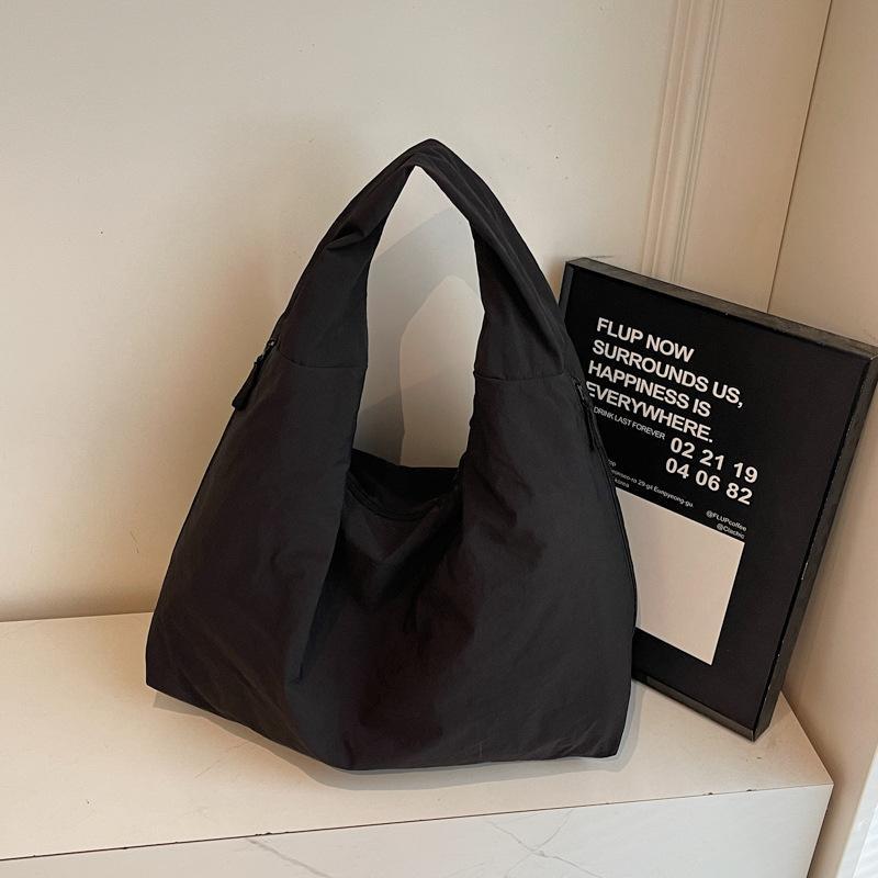Trend Casual Nylon Tote Bag Women's Solid Color Wind Versatile Large-capacity Shopping Bag Commuter Shoulder Armpit Bag