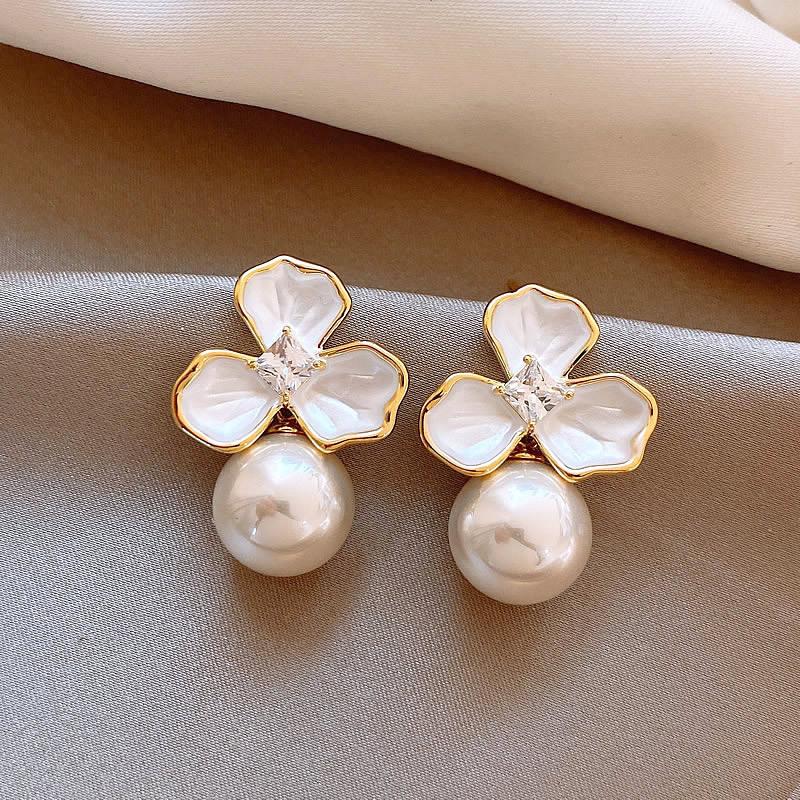 Three Petal Flower Imitation Pearl Enamel Stud Earrings for Women Simple Temperament Fashion Sweet Personality Jewelry Gift