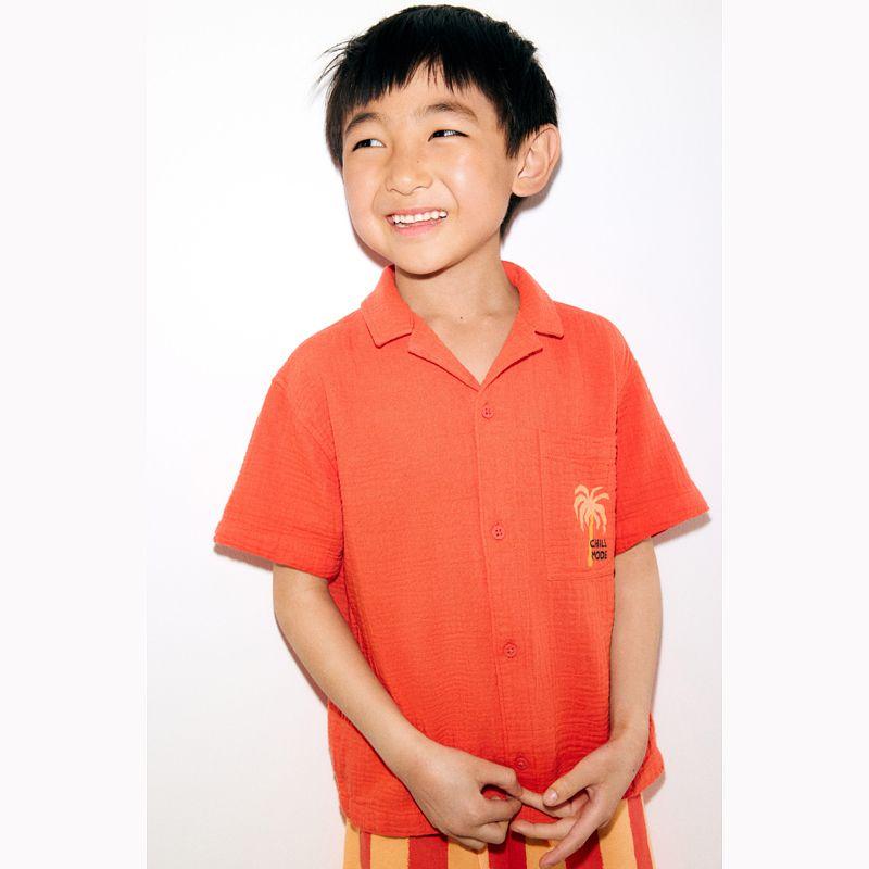 

HM Детская одежда Рубашка для мальчиков 2025 Лето Новое поступление Модная рубашка из тонкого хлопка с кубинским воротником 1274050