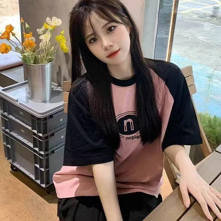 Women's short-sleeved T-shirt, fashionable Korean style top, soft, breathable and comfortable, stylish and versatile, street style top.