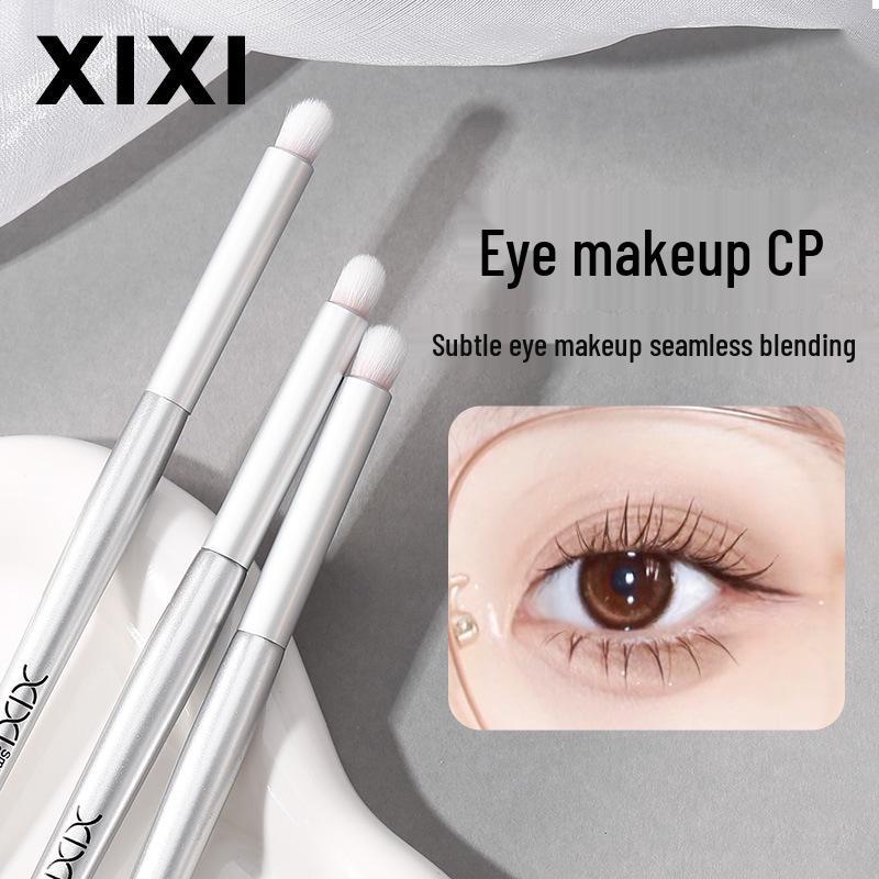 XIXI Feather Light Round Head Blending & Highlighter Brush - Soft Bristles, Easy Application, Perfect for Beginners Single