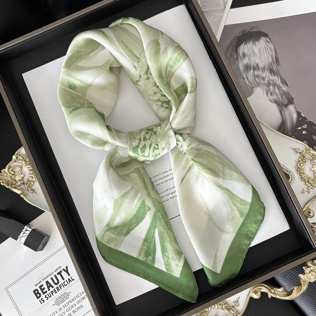New Literary Fashionable Bandana Imitation Silk 70*70Cm Temperament Square Scarves Women SpringSummer Soft Satin Scarf