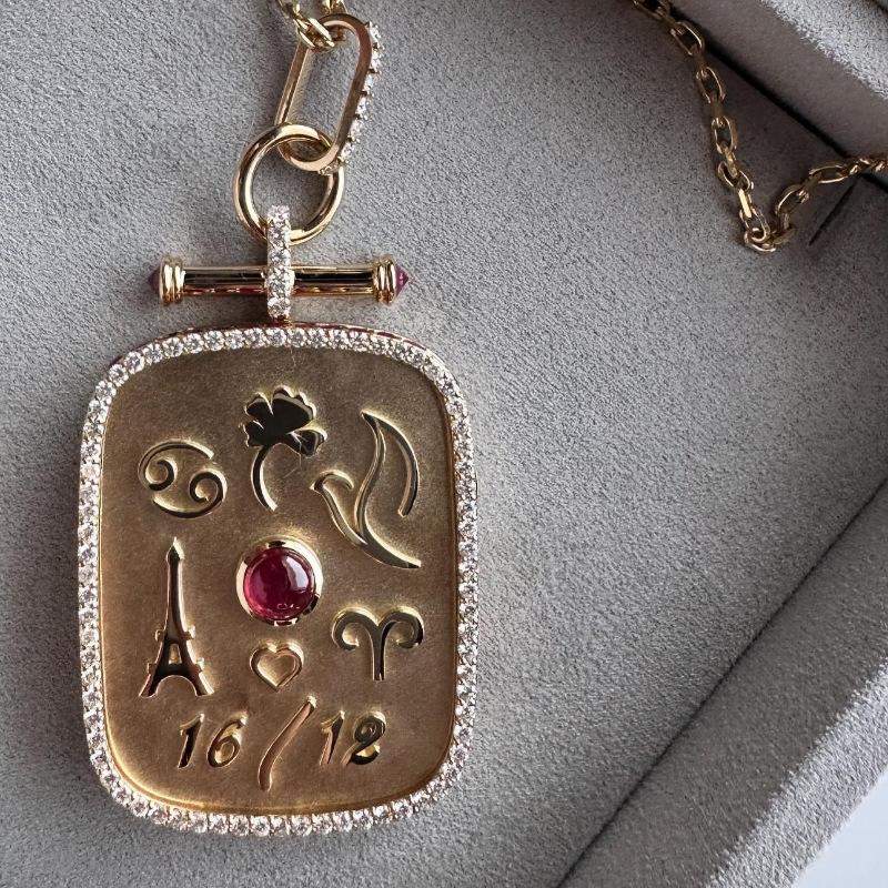 

Fashion Personality Open And Close Album Pentagram Zircon Pendant Necklace Electroplating Gold Color Retention